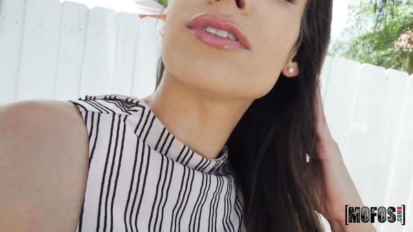 Seductive Exotic Girl Wants To Revenge Her Boyfriend